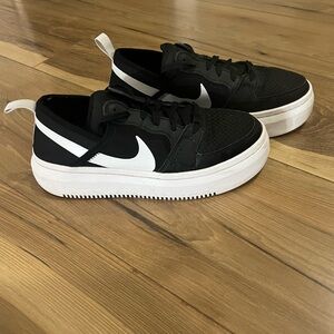 Nike court vision Alta